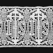 IHS Latin Cross Front Wrap Alb