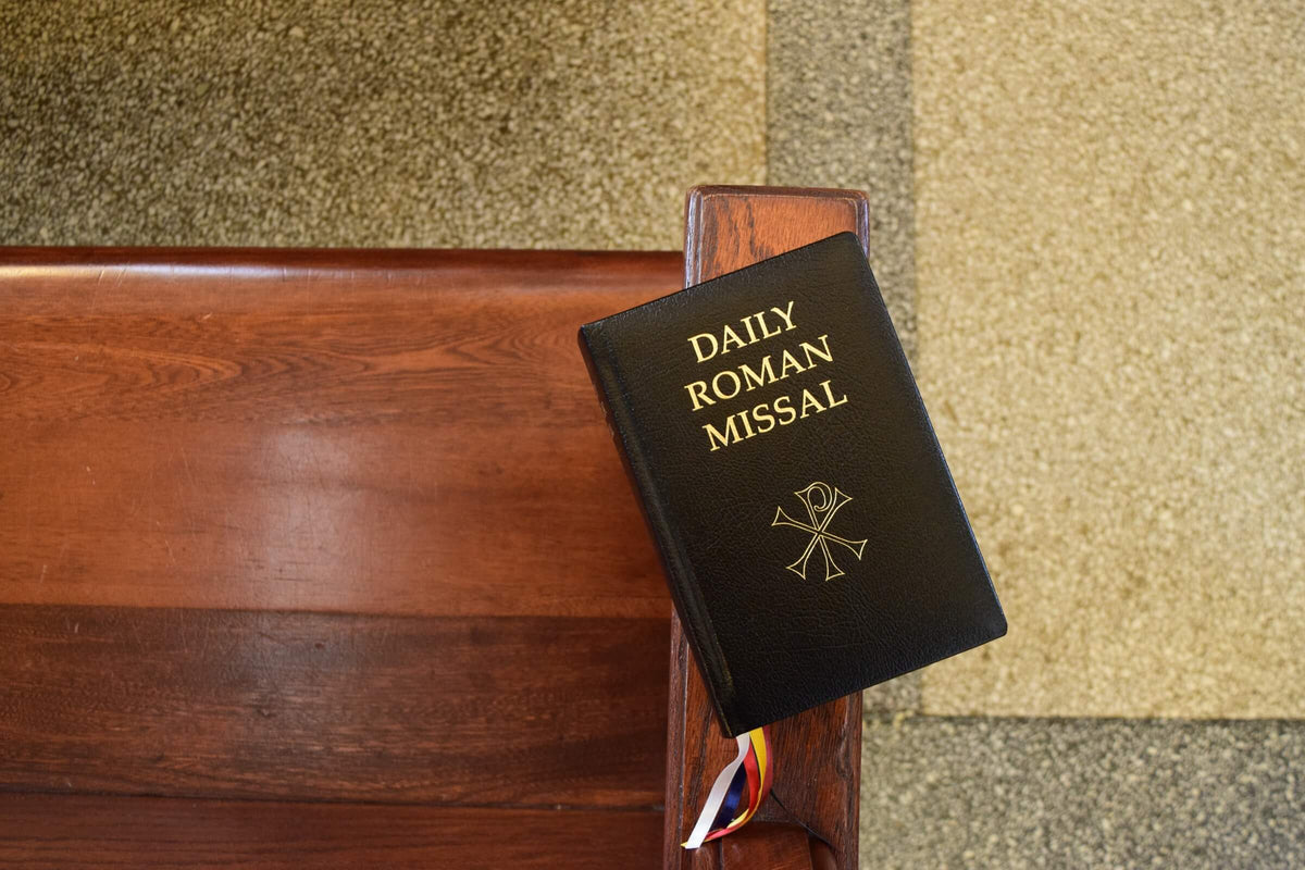 Daily Roman Missal, 7th Ed., Standard Print (Bonded Leather, Black)