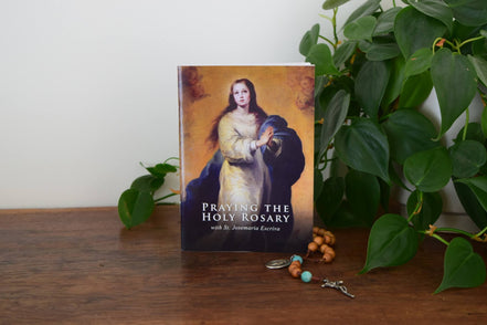 Praying the Holy Rosary with St. Josemaria Escriva